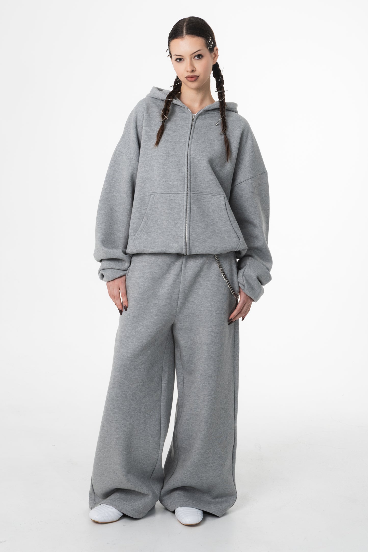 UNSOLVED GREY SWEATPANTS