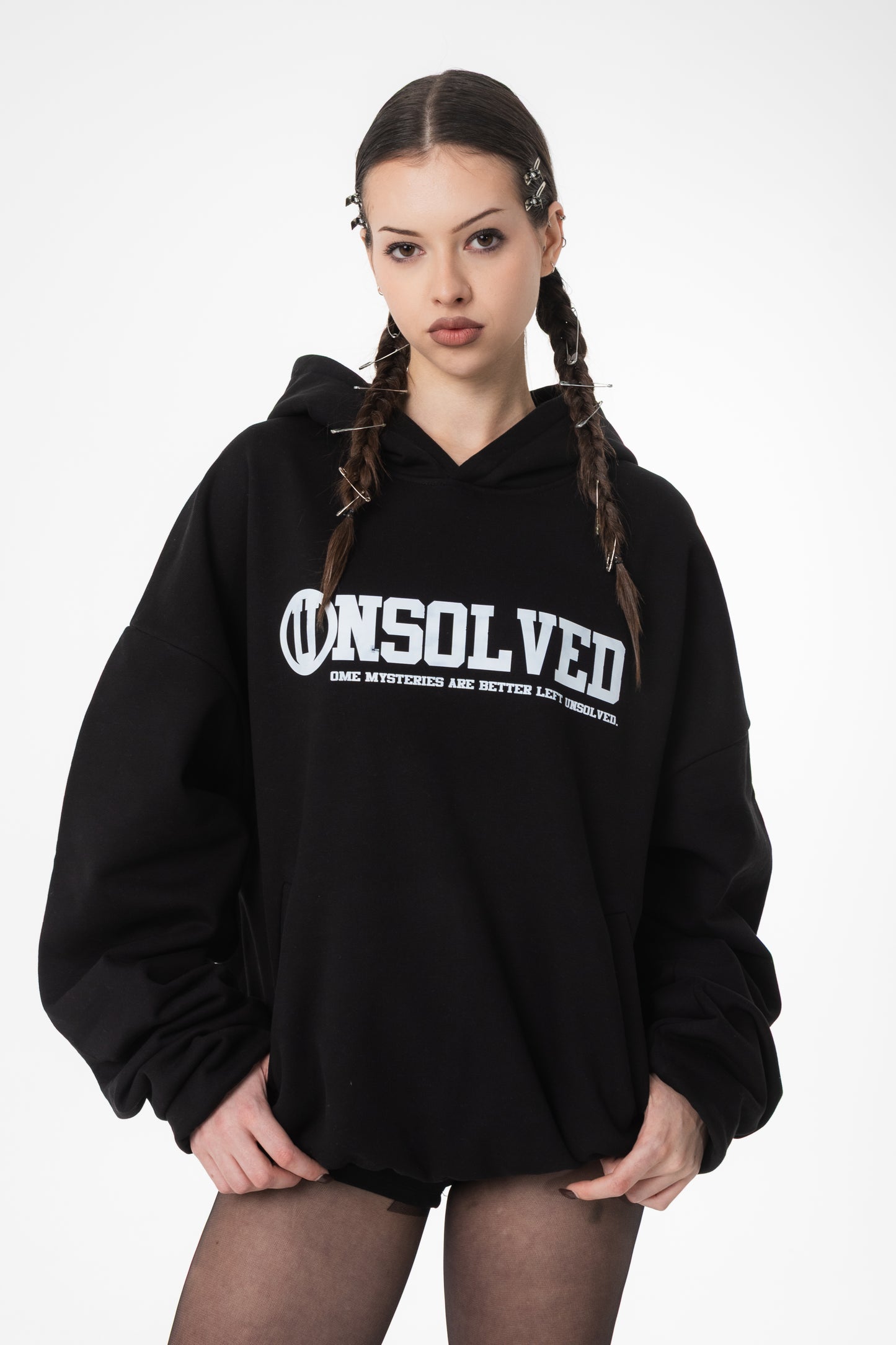 UNSOLVED SIGNATURE BLACK LOGO HOODIE
