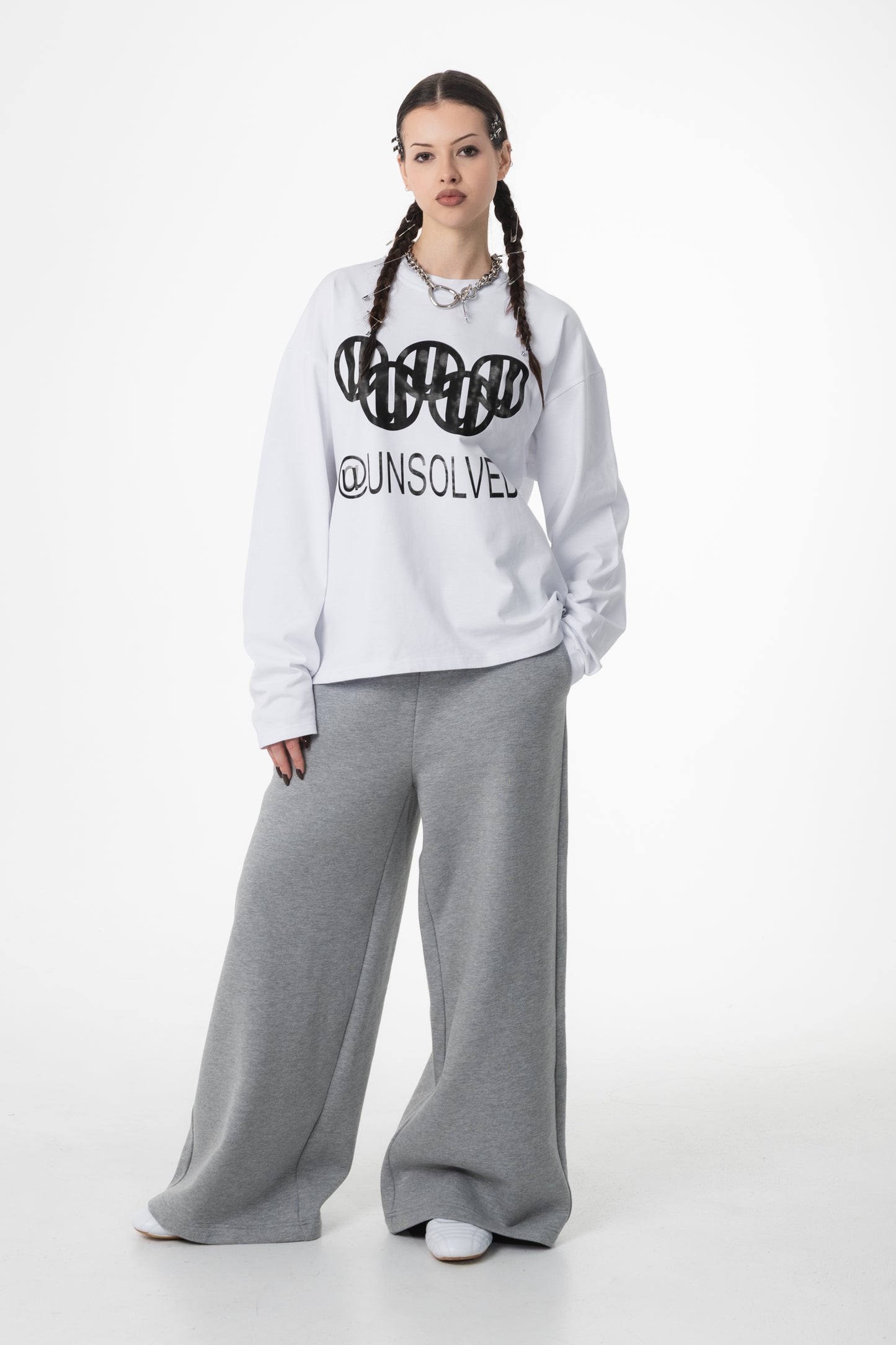 UNSOLVED OLYMPIC WHITE LONGSLEEVE