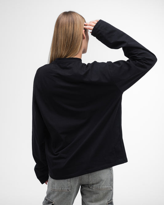 UNSOLVED BLACK LONGSLEEVE