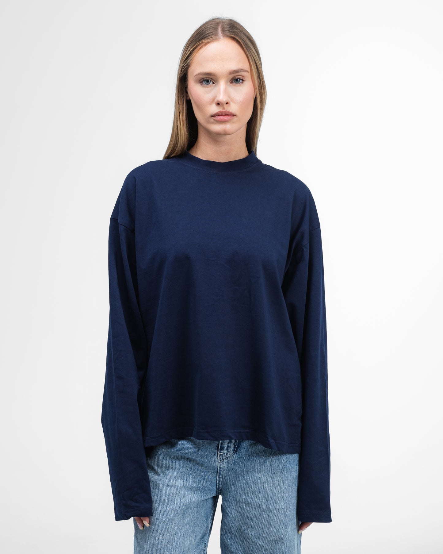 UNSOLVED LION CREST NAVY LONGSLEEVE