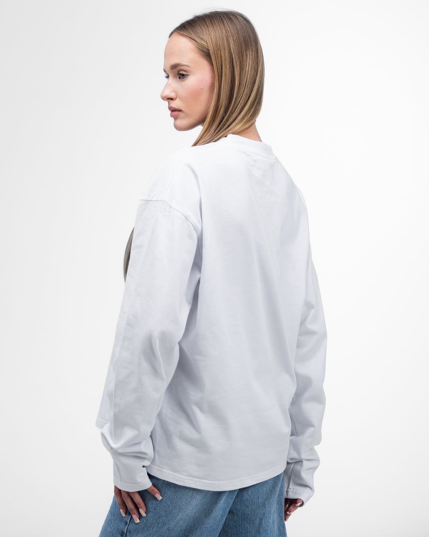 UNSOLVED WHITE LONGSLEEVE