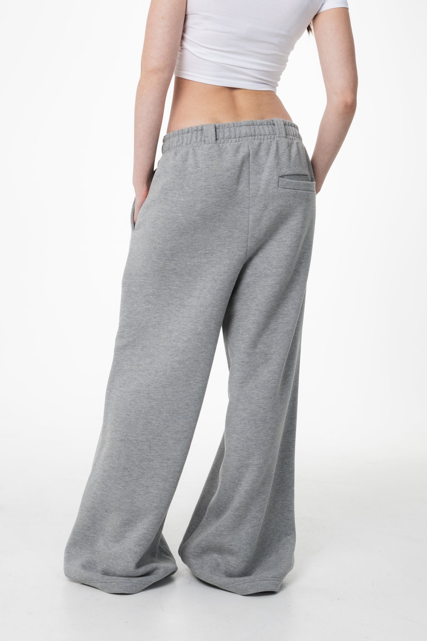 UNSOLVED GREY SWEATPANTS