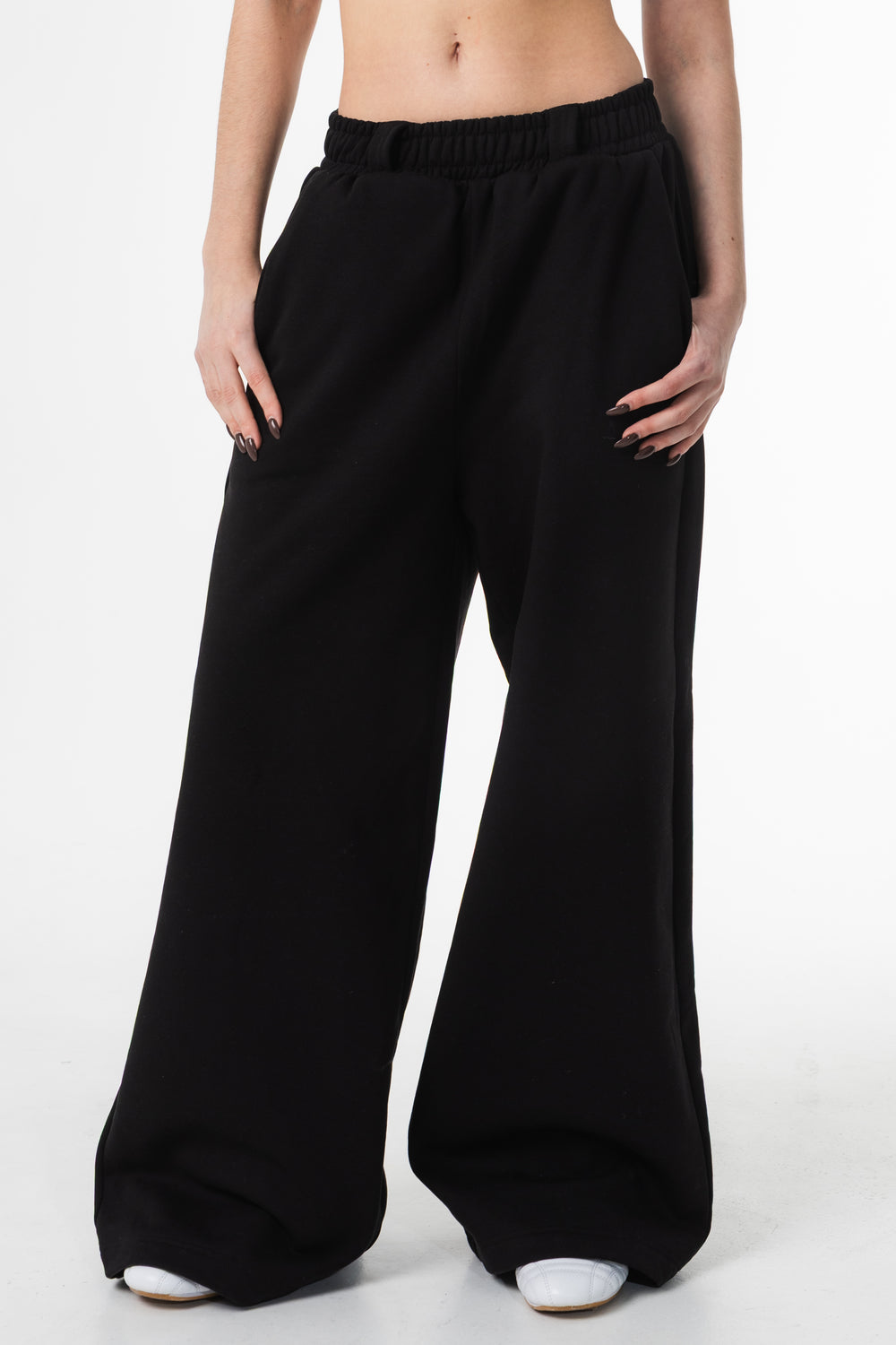 UNSOLVED BLACK SWEATPANTS