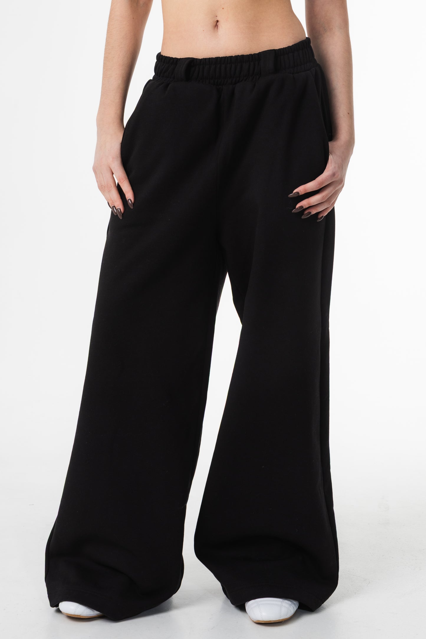 UNSOLVED BLACK SWEATPANTS