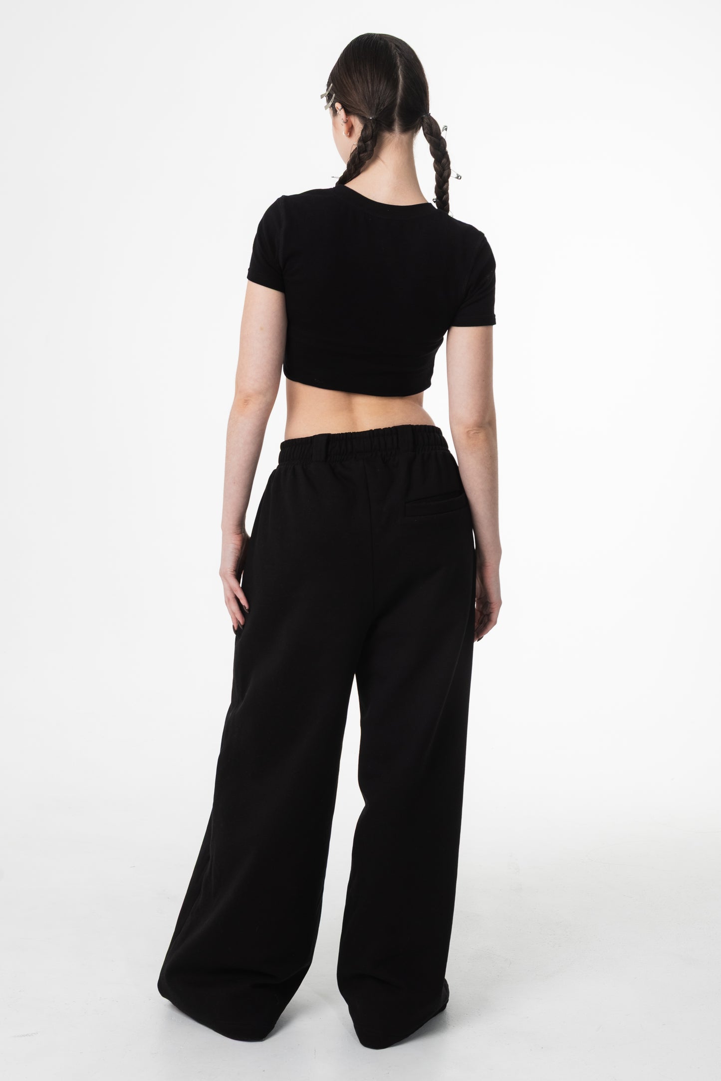 UNSOLVED BLACK SWEATPANTS