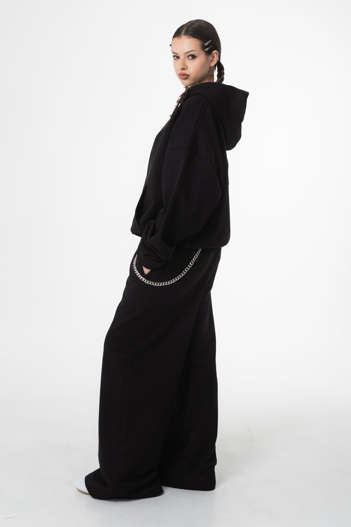 UNSOLVED BLACK SWEATPANTS